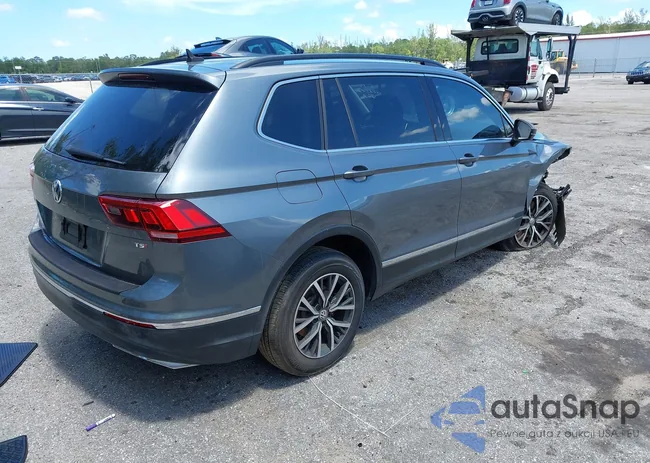 3VV3B7AX5JM220827: 42487635