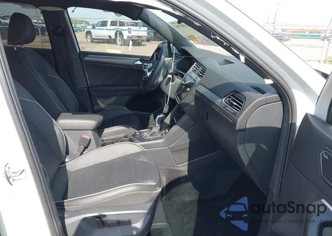 3VV4B7AX2RM134830: 42488765