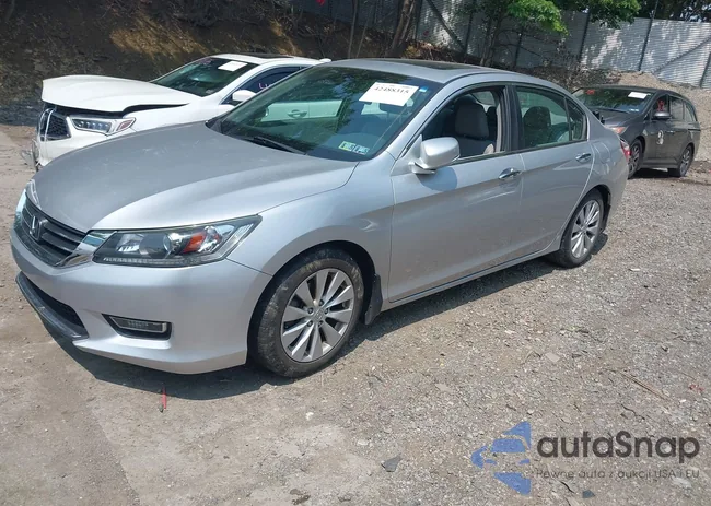 1HGCR2F83DA210170: 42488315