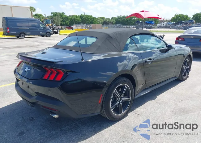 1FAGP8UH2S5105661: 42488372