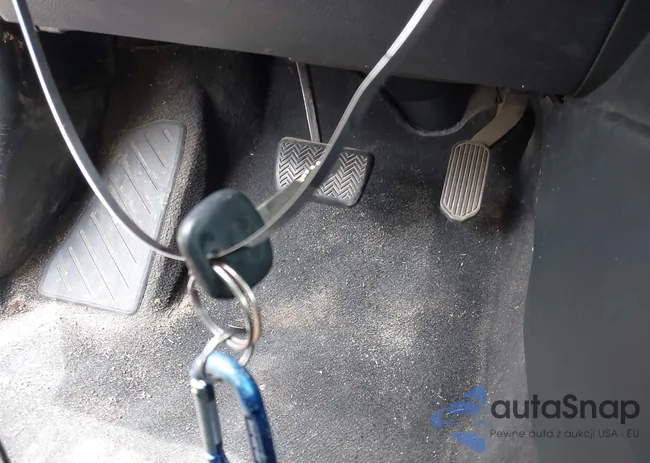 2T1BURHE3JC015570: 42488518