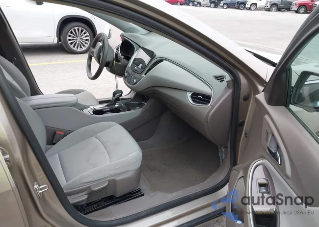 1G1ZD5ST2NF172754: 42488531