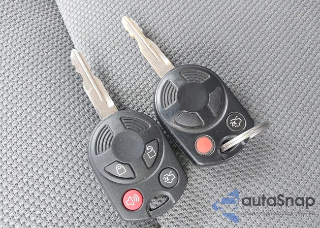 1FMCU93Z48KC15389: 42488608