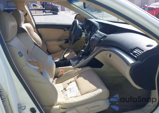 JH4CU26629C003923: 42488628