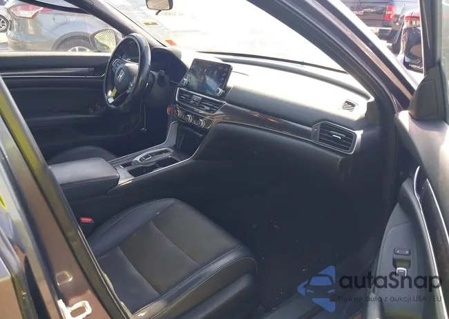 1HGCV2F33JA027931: 42488676