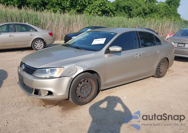 3VWD17AJ5EM273418: 42489721