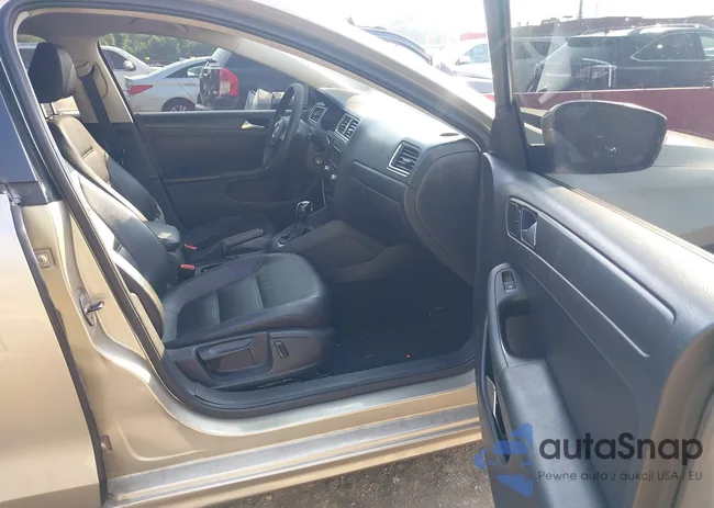 3VWD17AJ5EM273418: 42489721