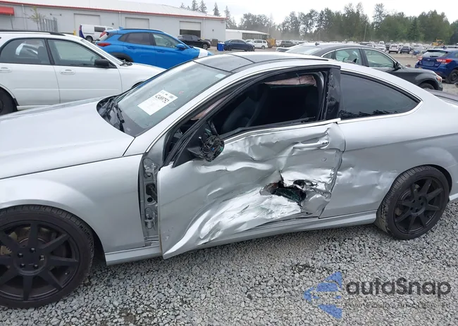 WDDGJ5HB5CF735711: 42489752