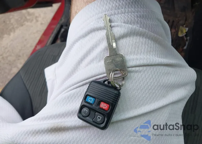 1FAHP3FN4AW121878: 42490138