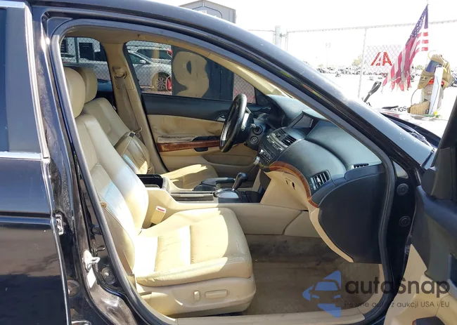 1HGCP3F87BA011471: 42490188