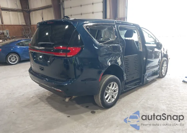 2C4RC1BG6RR100900: 42490278