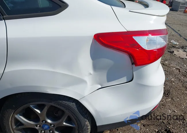 1FADP3F24DL188104: 42490782