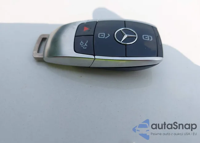 WDDZF4KB2HA012027: 42490873