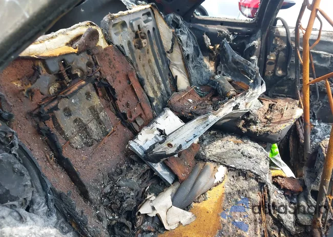 1FABP42E0JF289468: 42490917