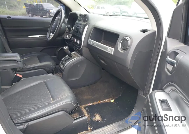 1C4NJDEB8HD191305: 42491190