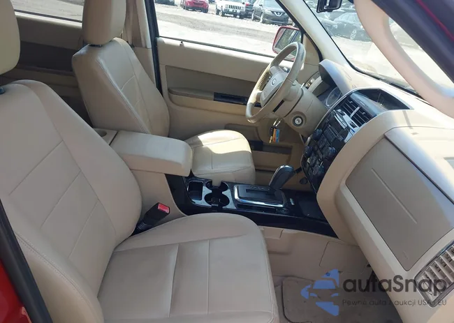 1FMCU0E74AKA03606: 42491206