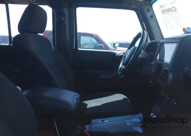 1C4BJWDG1HL584578: 42490558