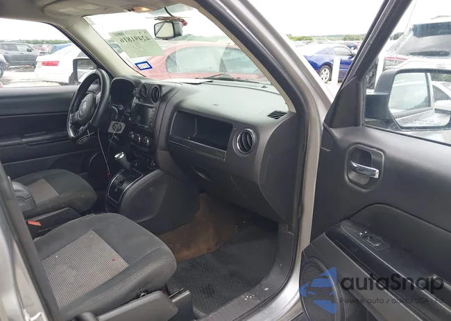 1C4NJPFB7GD576918: 42491816