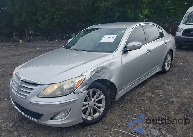 KMHGC4DD7DU241977: 42491995