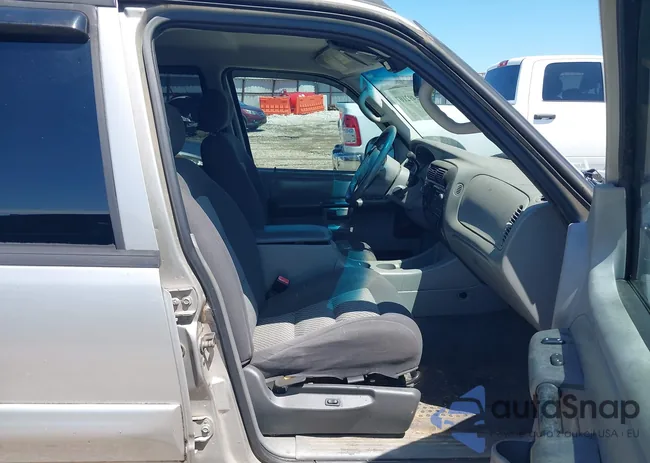 1FMZU77E63UC56836: 42492107