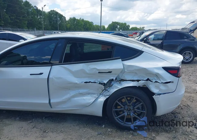 5YJ3E1EA6LF632917: 42491318