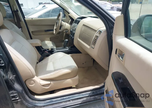 1FMCU04128KD91586: 42491400