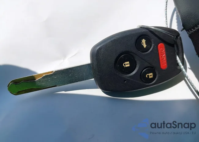 1HGCP2F32AA022276: 42491671