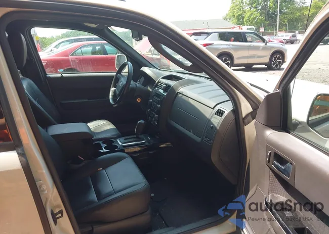 1FMCU9EG8AKC42841: 42492355