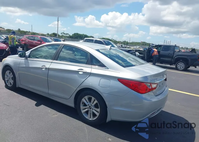 5NPEB4AC6BH120522: 42492396