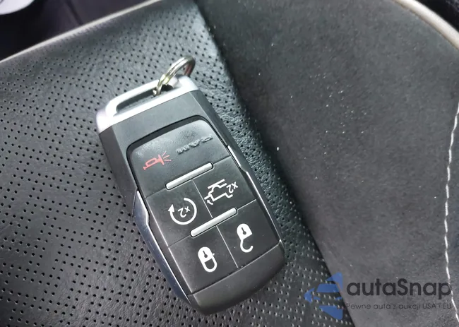 3C6UR5DL4RG101518: 42493710