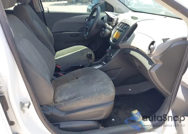 1G1JC5SH3E4118953: 42494092