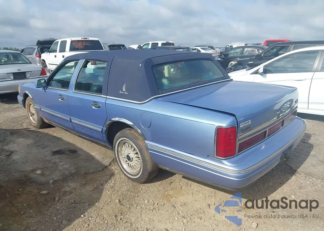 1LNLM82W7SY684577: 42493372