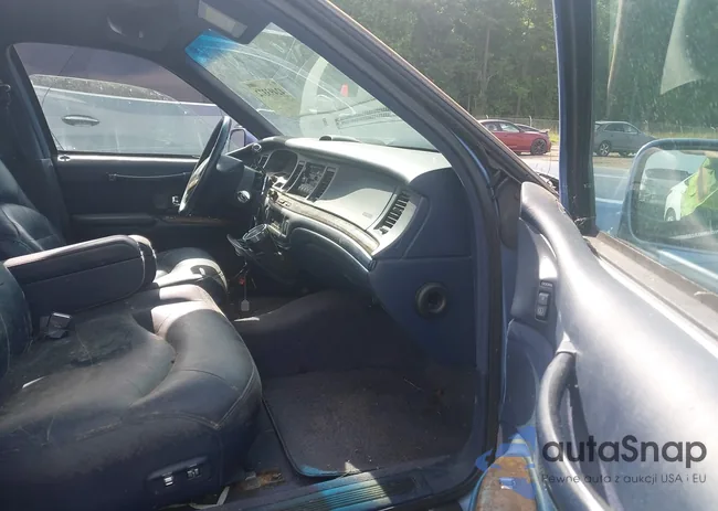 1LNLM82W7SY684577: 42493372