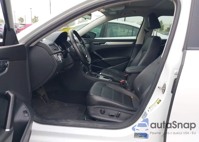 1VWLA7A37KC001690: 42493381