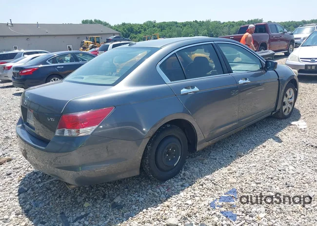 1HGCP3F82AA014681: 42493493