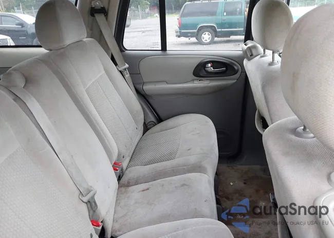 1GNDS13S672293536: 42493571