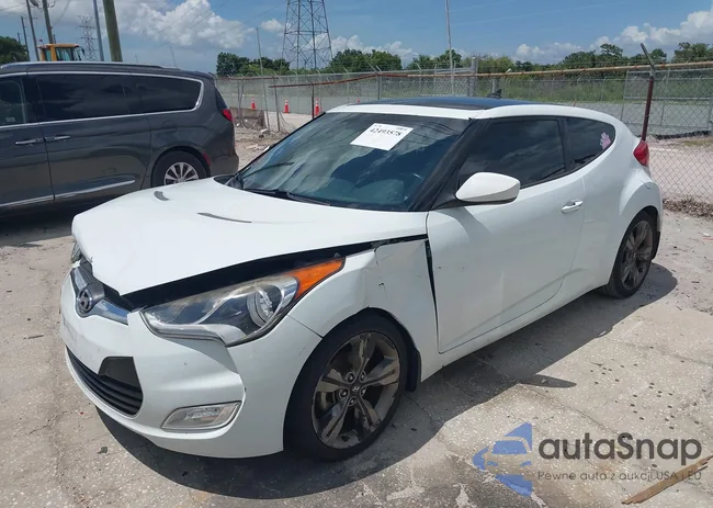 KMHTC6AD3FU244702: 42493578