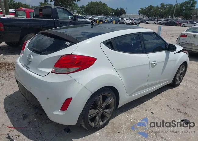 KMHTC6AD3FU244702: 42493578