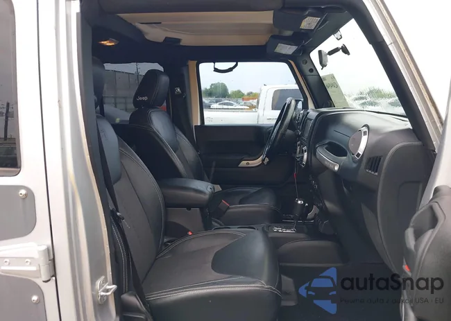 1C4BJWFG7CL281844: 42494946