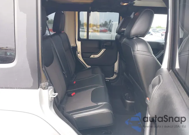 1C4BJWFG7CL281844: 42494946