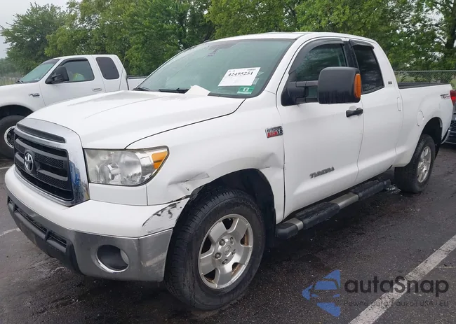 5TFUY5F18BX180586: 42495251