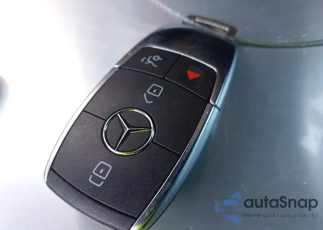 W1N0G8EB1MG007596: 42494401