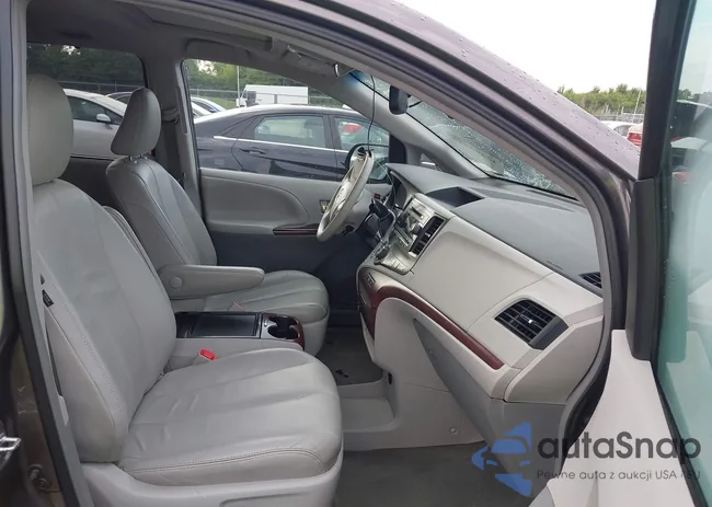 5TDYK3DC0ES496716: 42494549