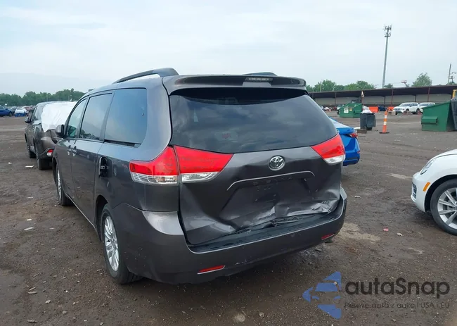 5TDYK3DC0ES496716: 42494549