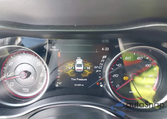 2C3CDXBG6KH588722: 42495845