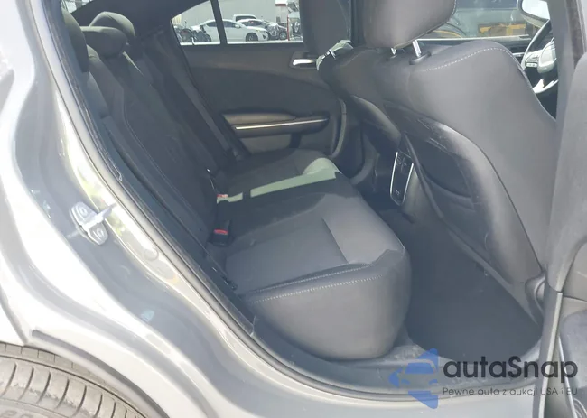 2C3CDXBG6KH588722: 42495845