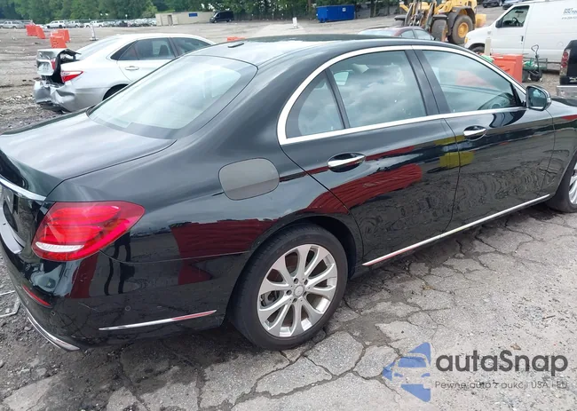 WDDZF4JB1HA216433: 42496143