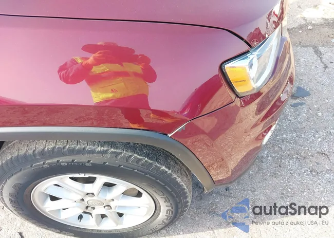 1C4RJEAG0KC543895: 42495366