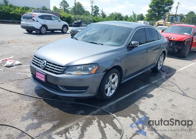 1VWBN7A33DC081735: 42495617