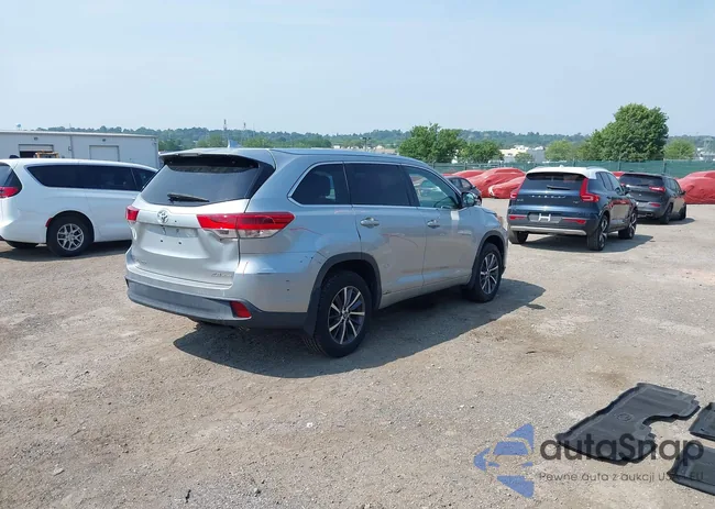 5TDJZRFHXJS822640: 42497104